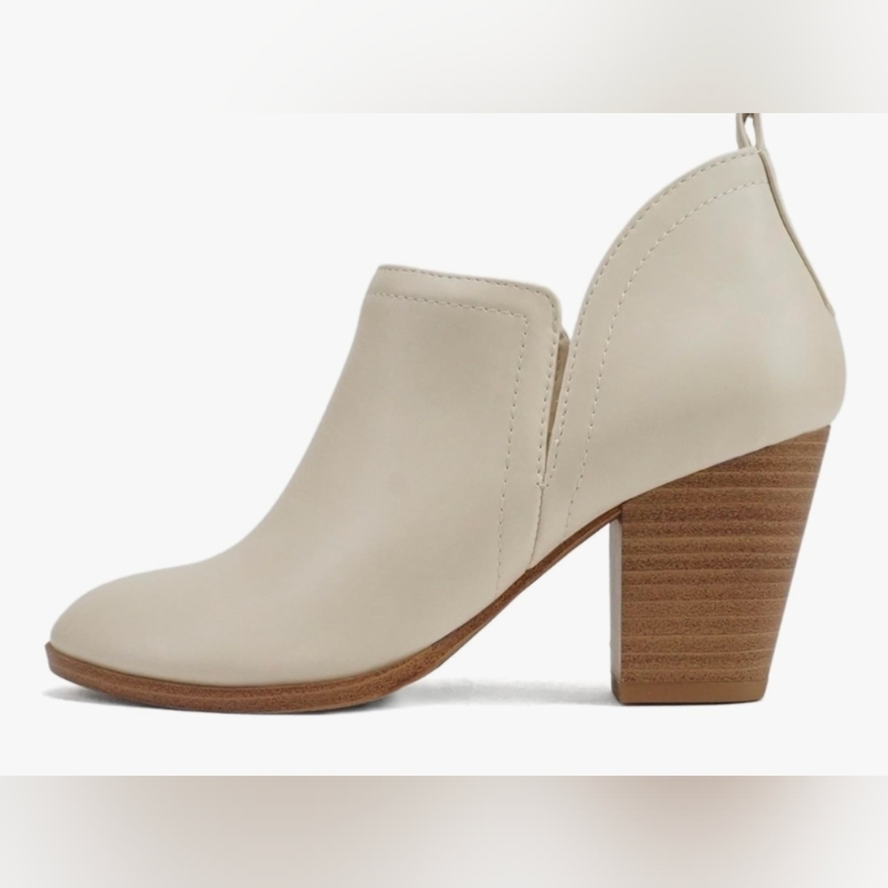 SODA GAMEY Almond Toe, V Cut, Slip On Ankle Booty Shooty Size 10